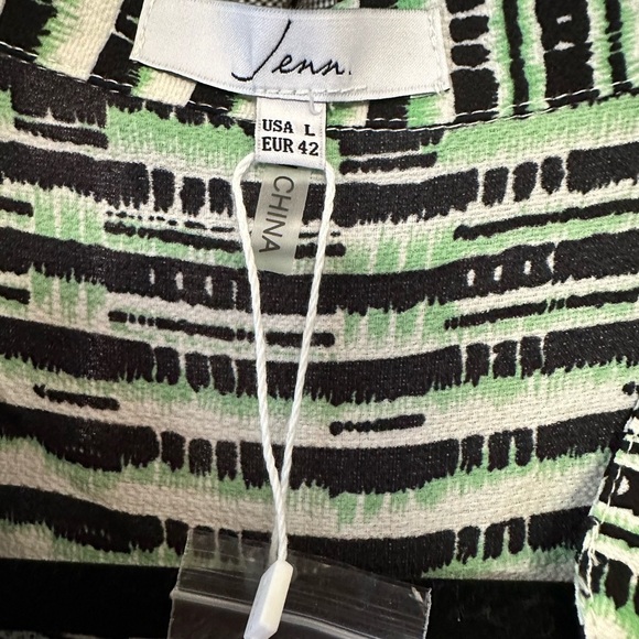 Jenn Geometric Romper Short Size: L - Picture 5 of 6